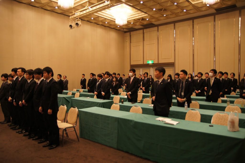 入社式