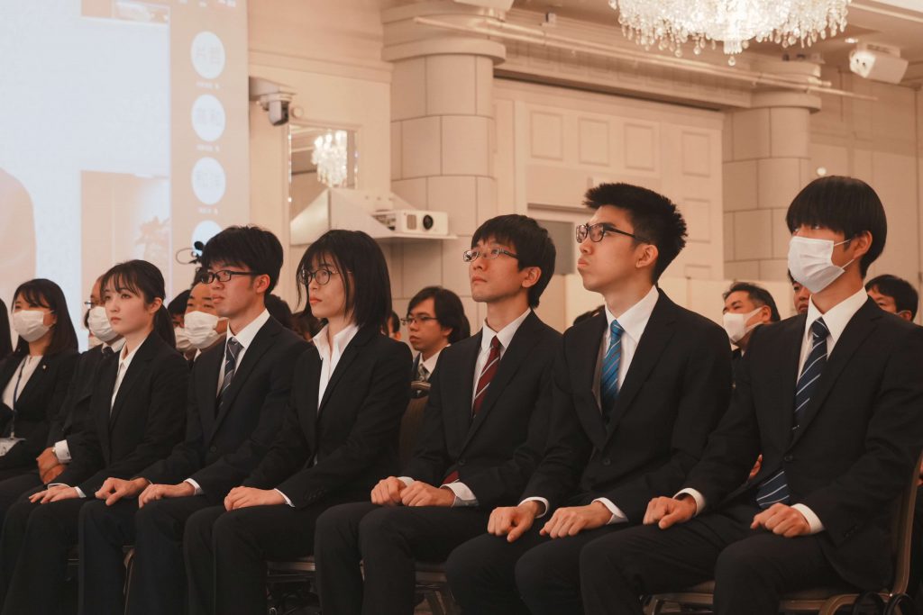 《今年の新入社員》