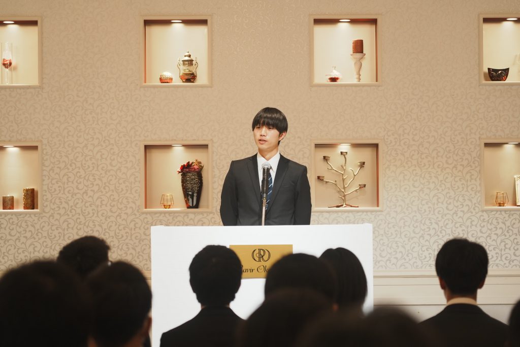 《新入社員の抱負発表》